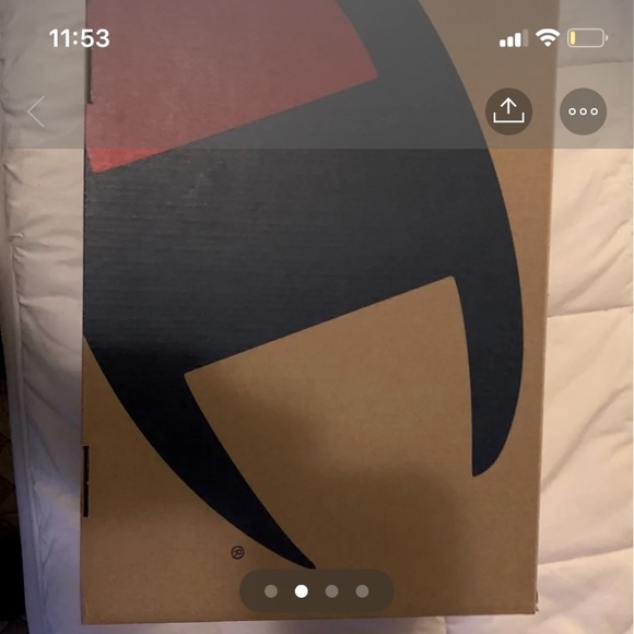 Champion shoes - Picture 2 of 2